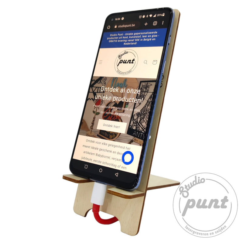 Gepersonaliseerde houten smartphone houder met naam - praktisch last-minute cadeau - Studio Punt