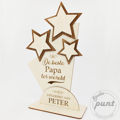 Gepersonaliseerde houten trofee award voor juf of meester - einde schooljaar cadeau - Studio Punt