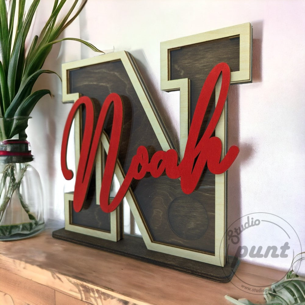 Gepersonaliseerd communiecadeau van hout - spaarpot met letter en naam - Studio Punt