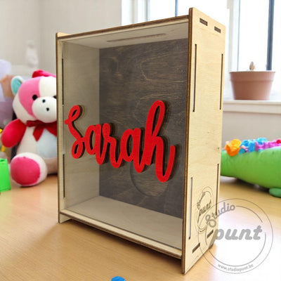 Spaarpot box met naam gegraveerd - compact houten spaarpot kinderkamer - Studio Punt