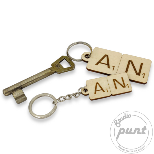 MEGA sleutelhanger 2 Letters + GRATIS standaard sleutelhanger